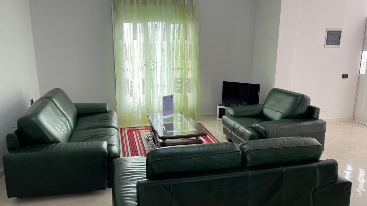 Azure Apartments By Kondo Stays فلورا المظهر الخارجي الصورة