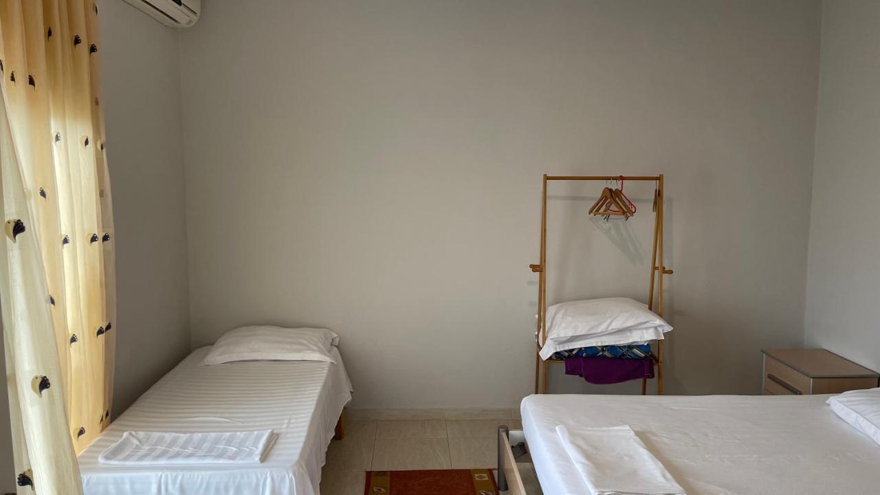 Azure Apartments By Kondo Stays فلورا المظهر الخارجي الصورة
