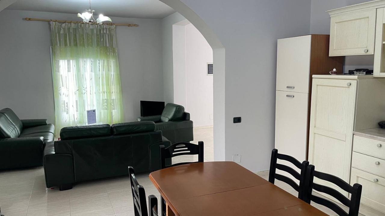 Azure Apartments By Kondo Stays فلورا المظهر الخارجي الصورة